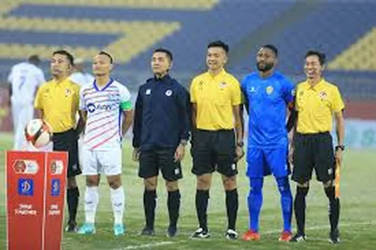 Những Nhiệm Vụ Cốt Lõi Của Trợ lý trọng tài bóng đá Trong Trận Đấu